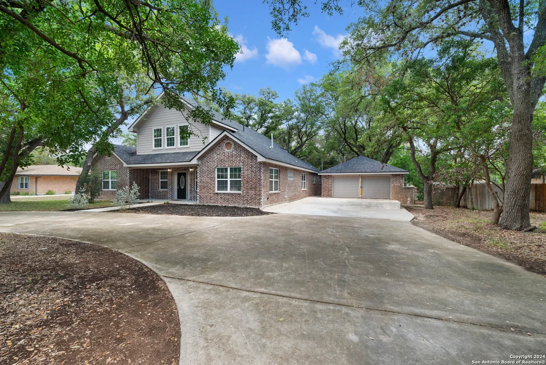 Photo of 210 GLENTOWER DR