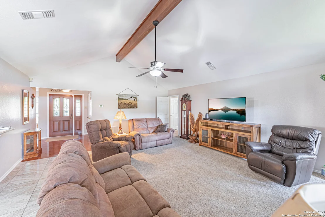 Photo of 729 Heritage Dr