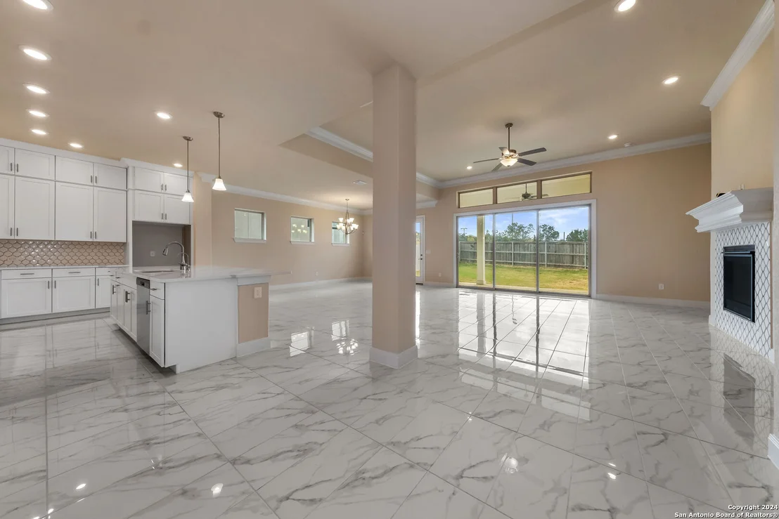 Photo of 4014 BALENTINE