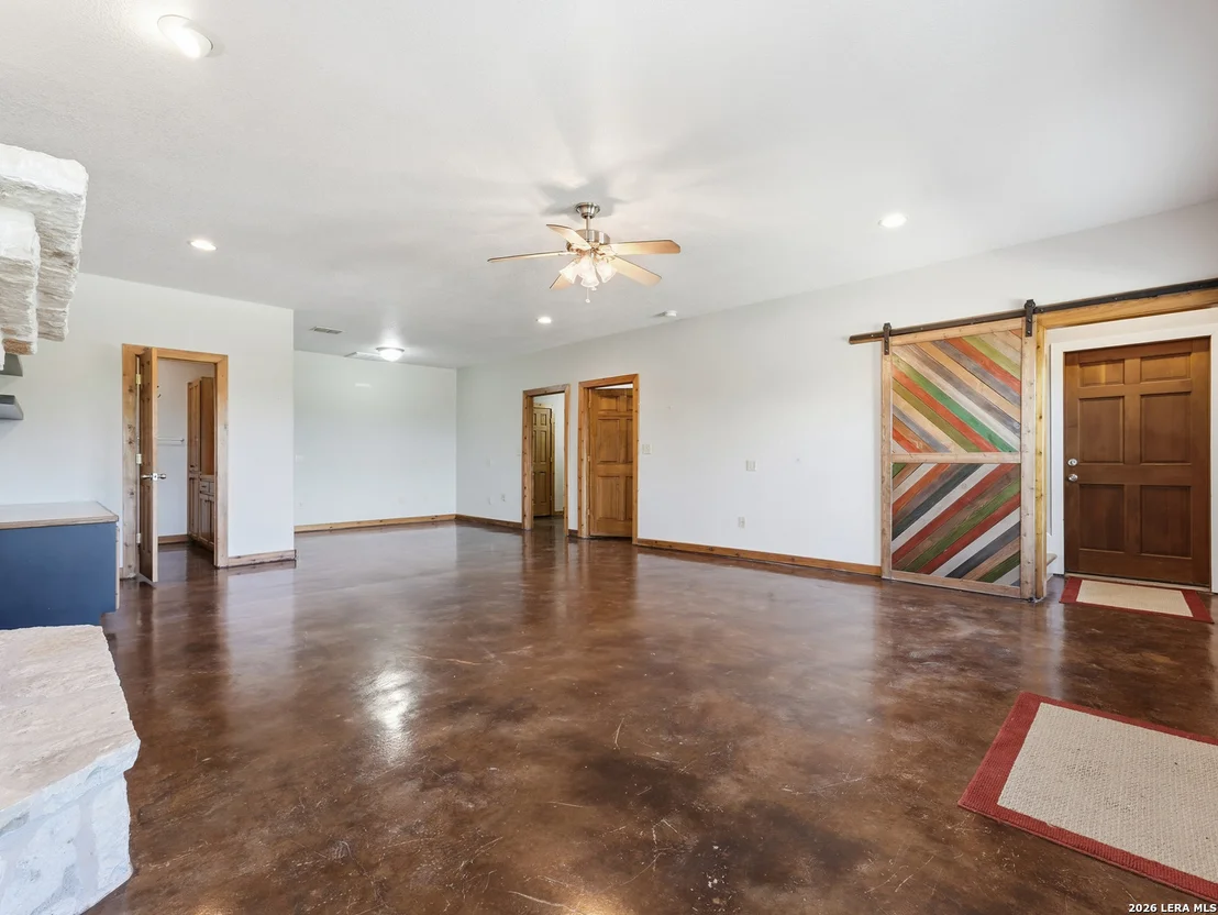 Photo of 412 Bear Springs Trl