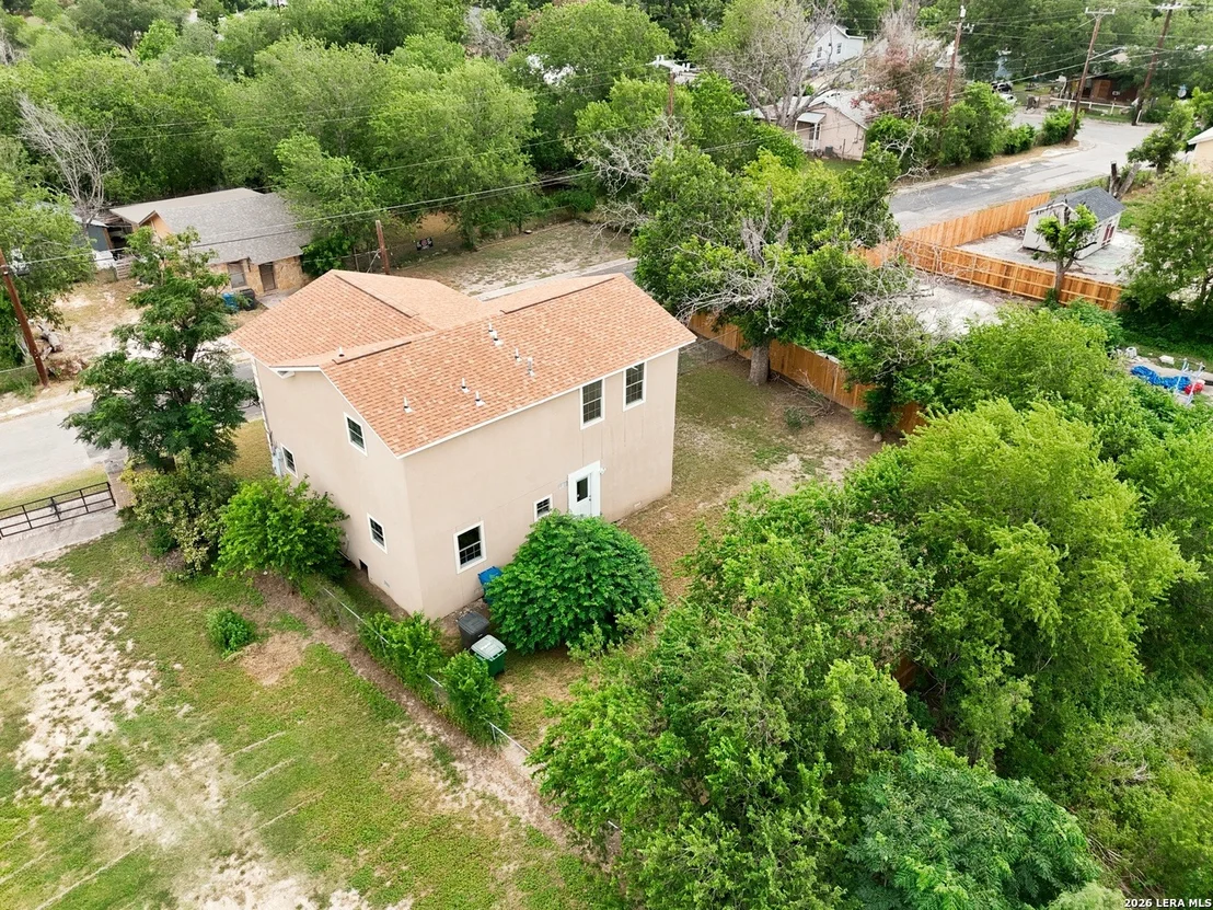 Photo of 438 CRESTHILL RD