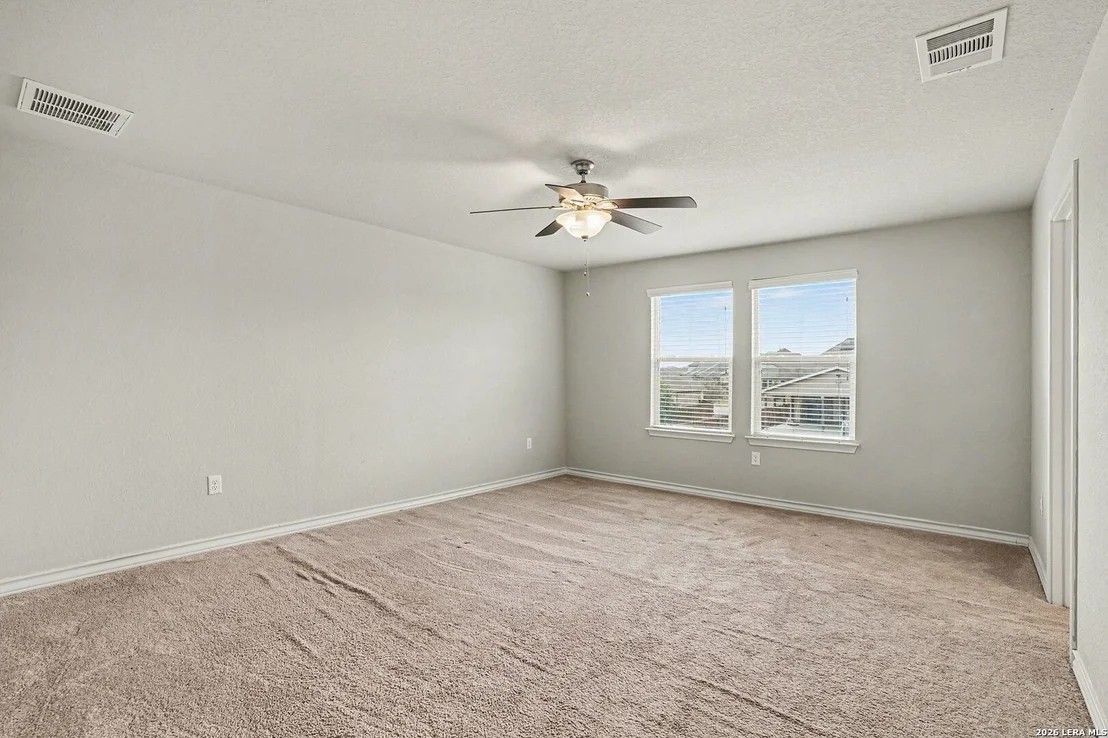 Photo of 8807 White Crown