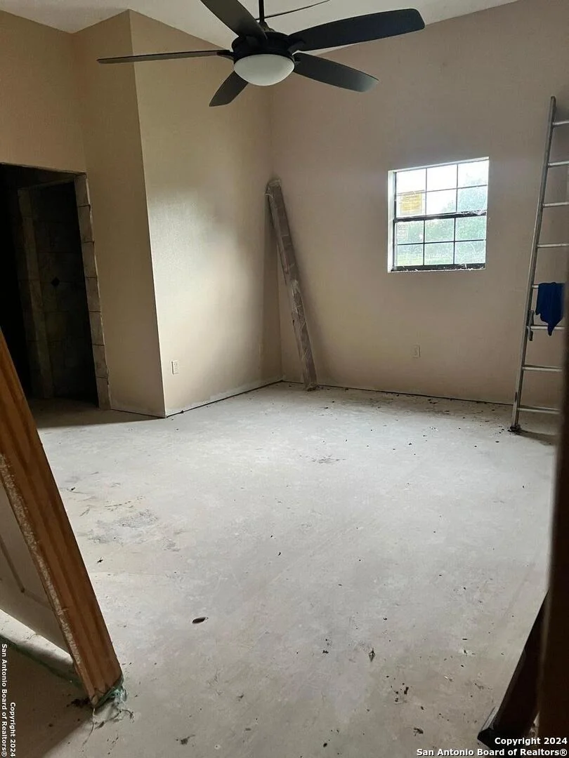 Photo of 290 River Oaks