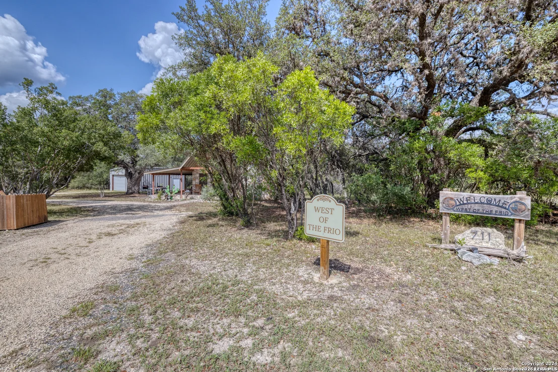 Photo of 711 Mariposa Avenue