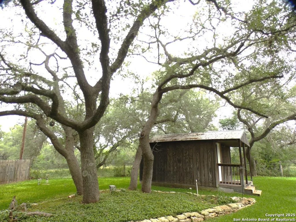 Photo of 40 Encino Loma