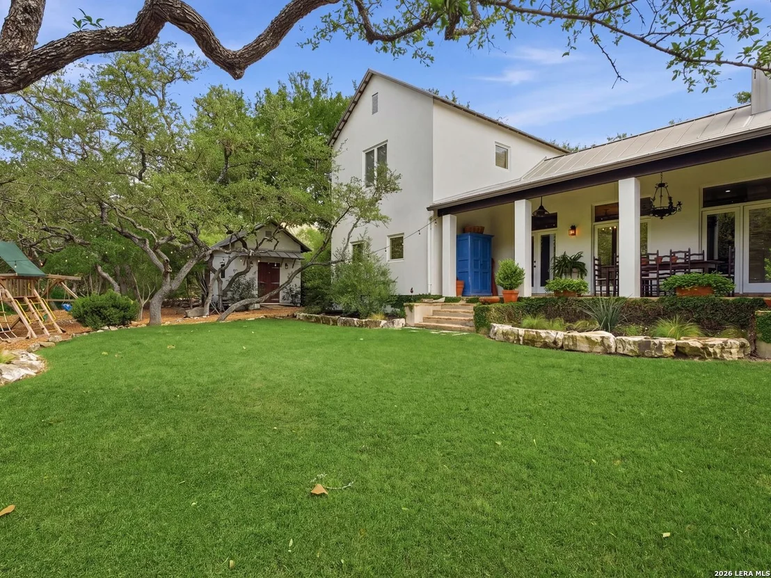 Photo of 2355 Oakland Bend