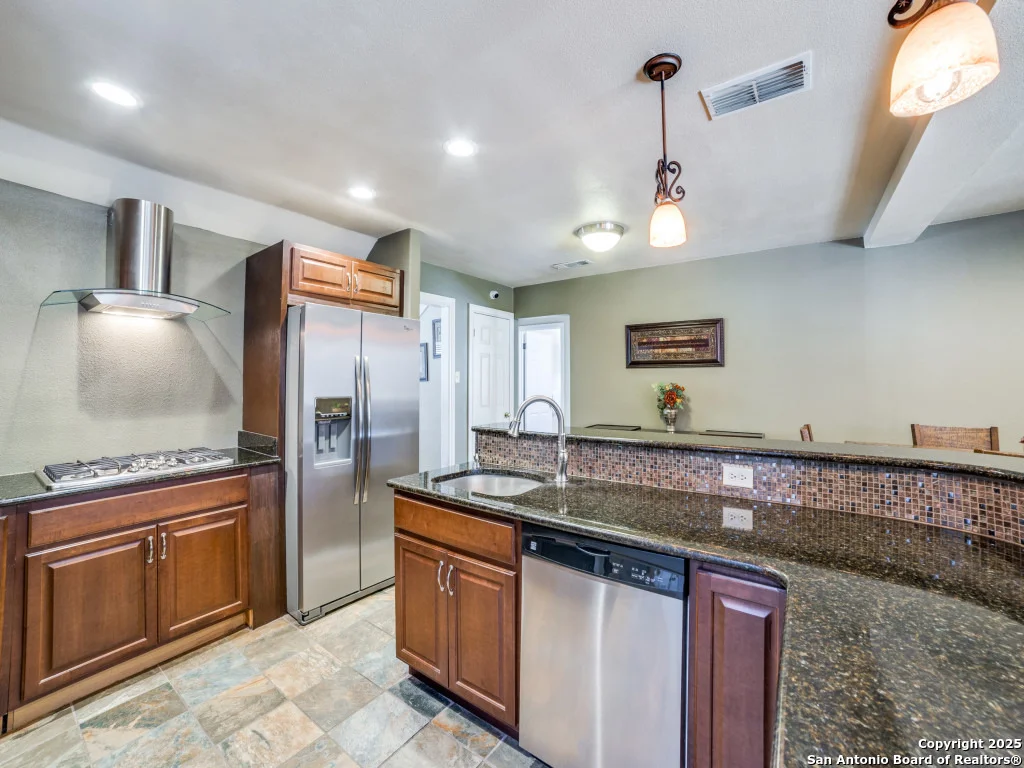 Photo of 6002 Sandwick