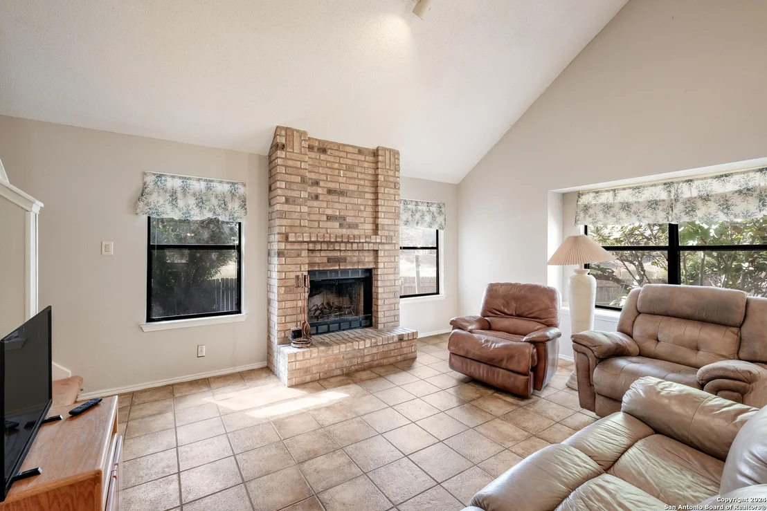 Photo of 10906 LAKE PATH DR