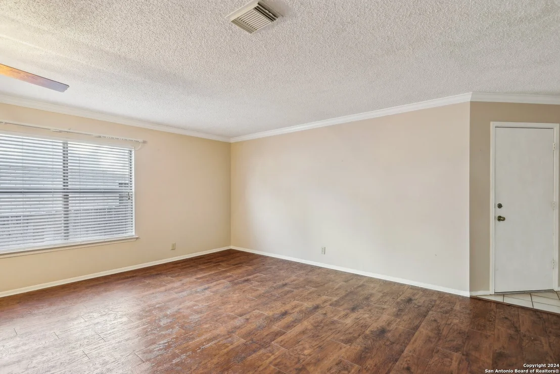 Photo of 9181 RIDGE PATH