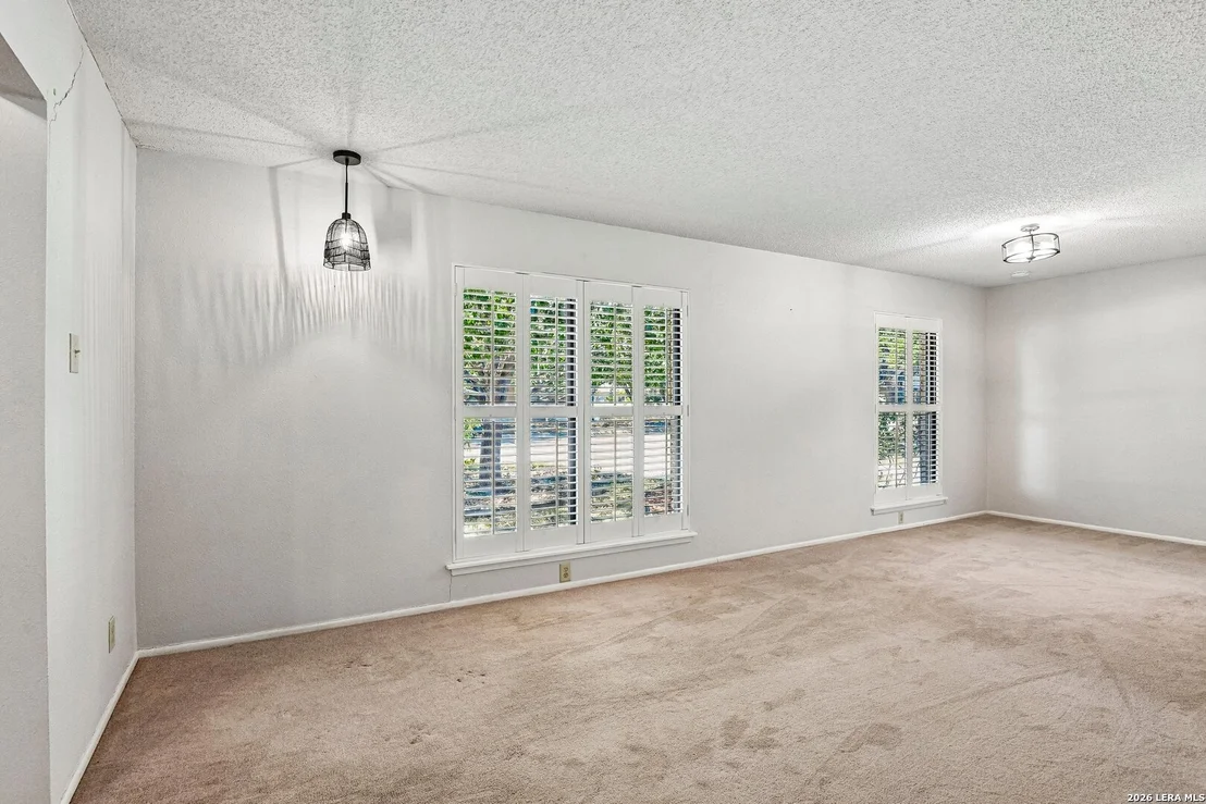 Photo of 8714 MIDCROWN DR