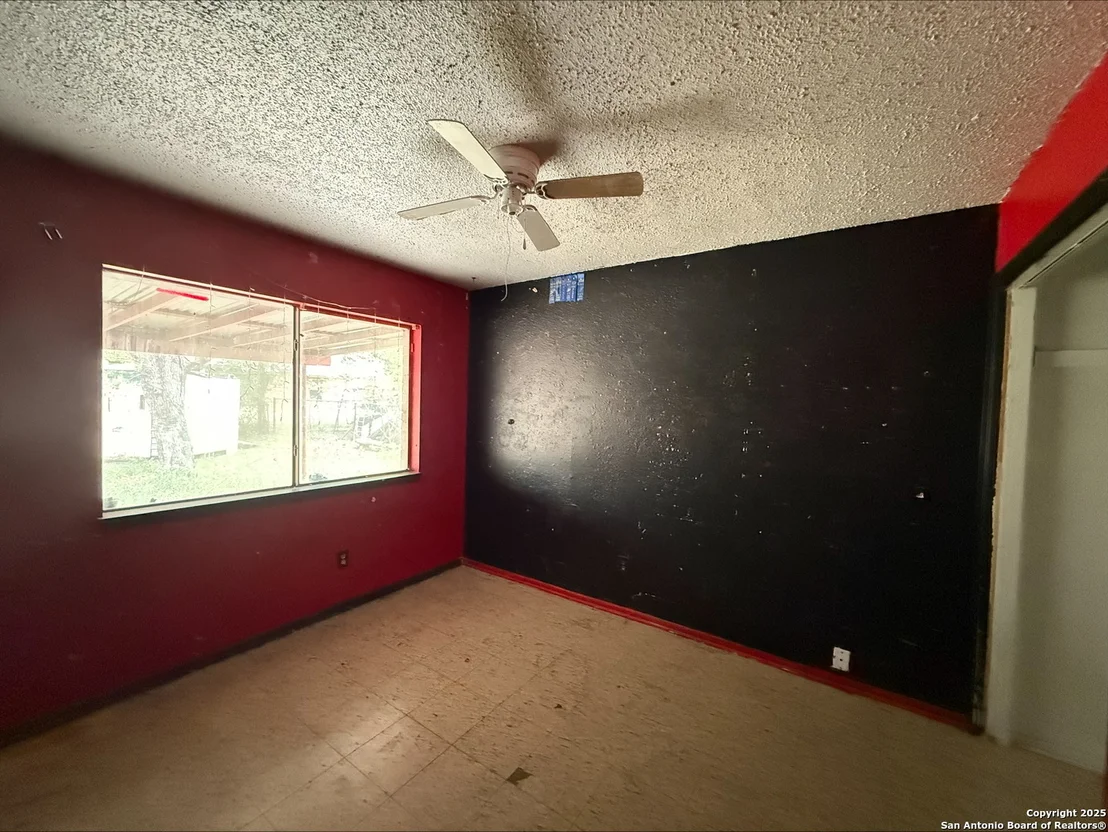 Photo of 805 Continental Dr