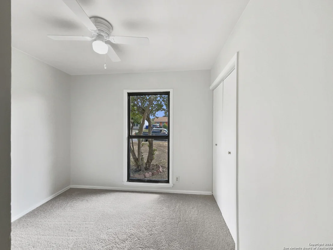 Photo of 743 UTOPIA LN