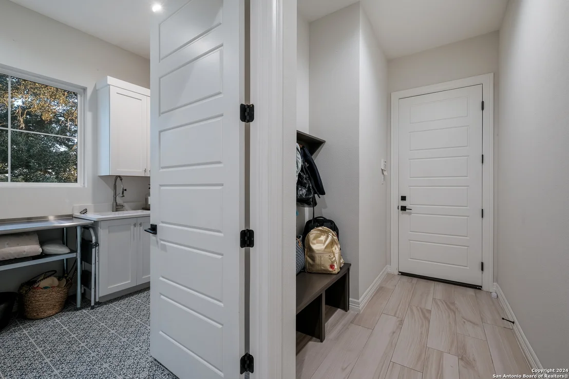 Photo of 718 post oak ridge