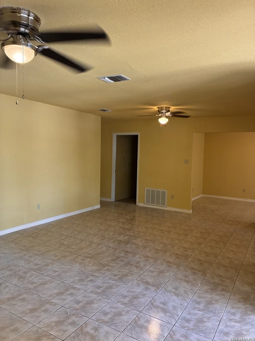 Photo of 2340 Royal Park