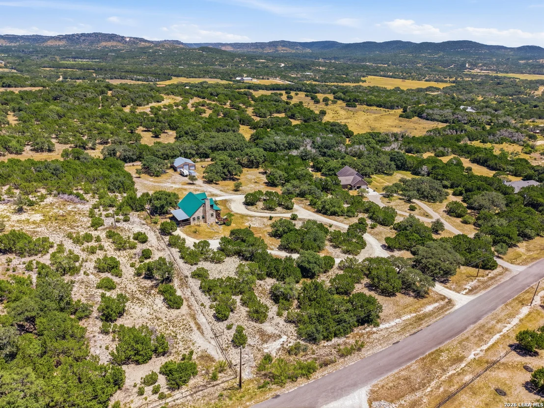 Photo of 412 Bear Springs Trl