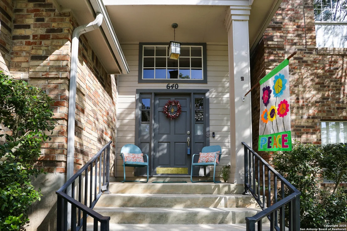 Photo of 640 Riverside