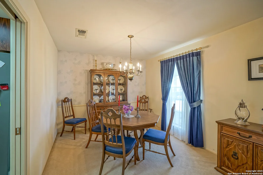Photo of 6514 Robin Forest