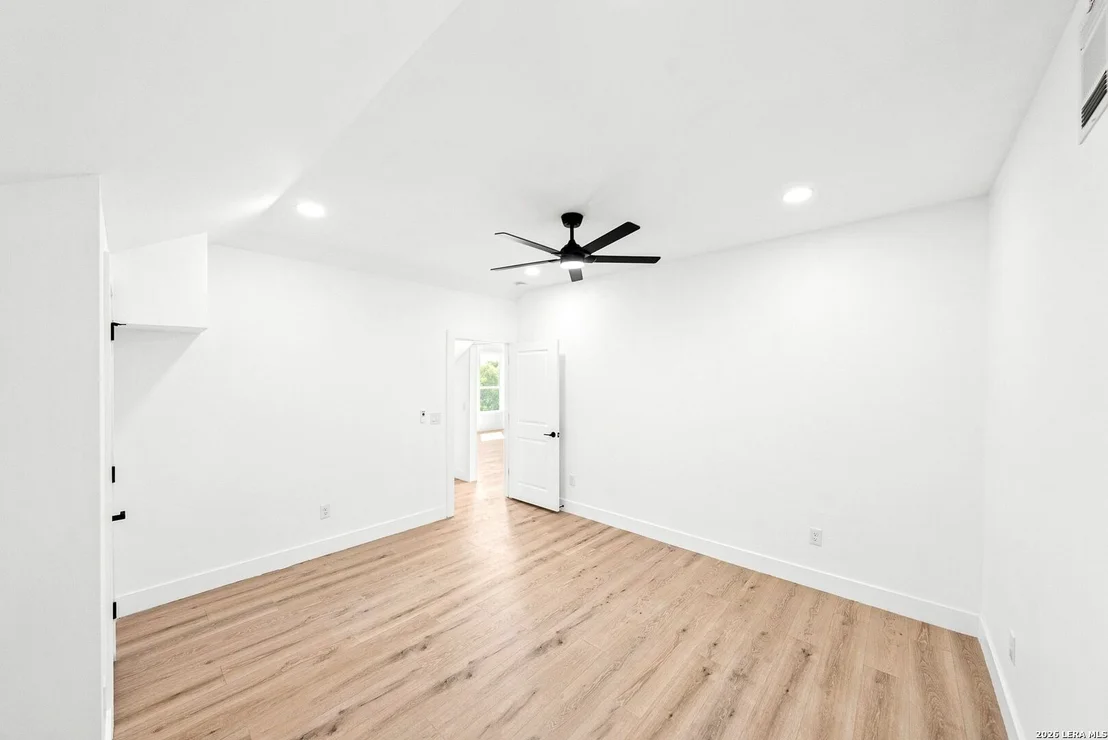 Photo of 7166 Newman Blvd