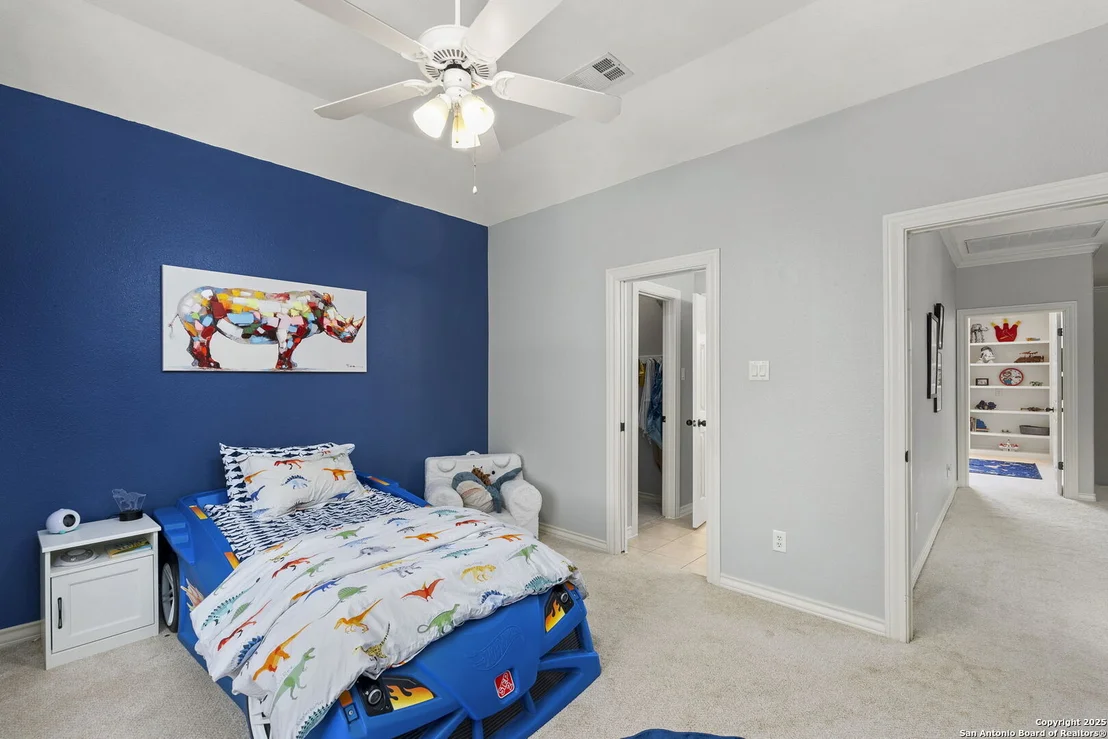Photo of 915 Foxton