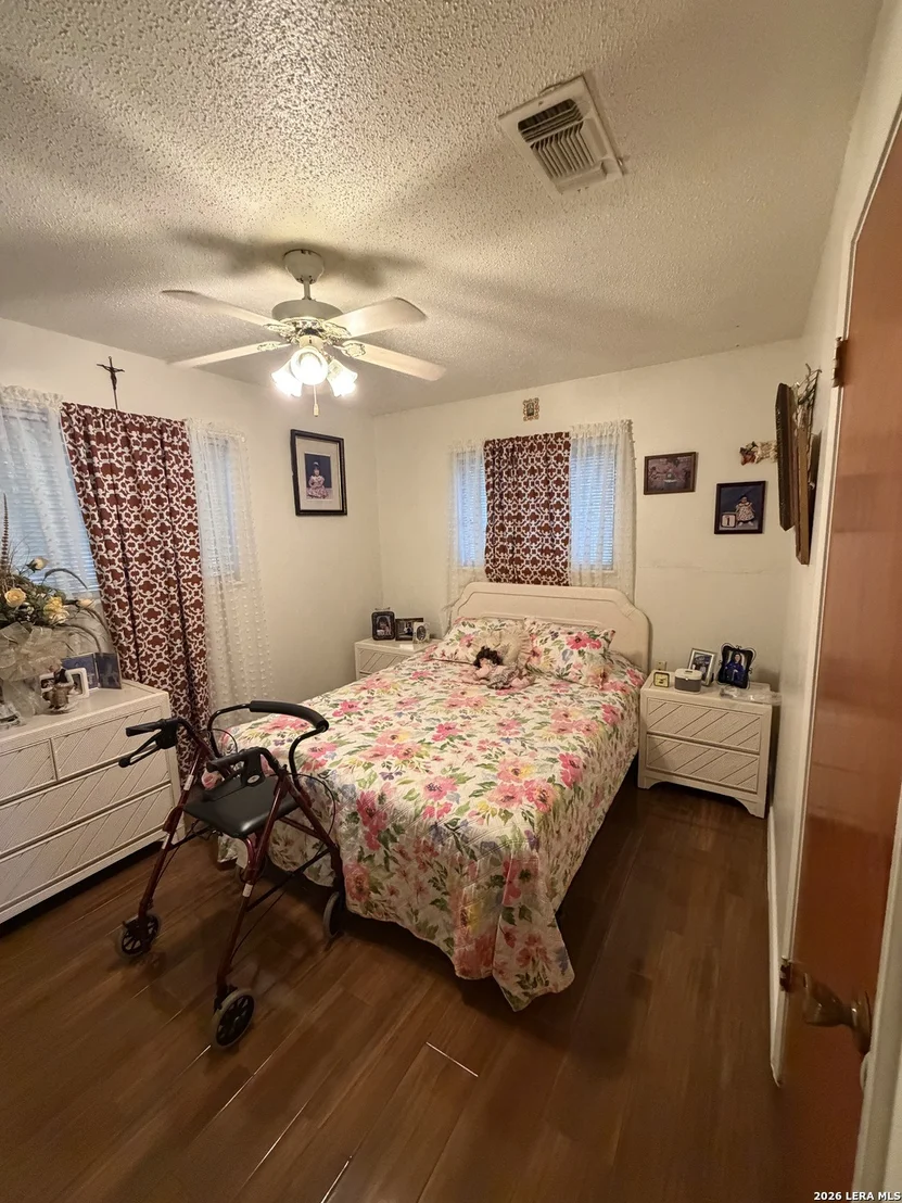 Photo of 2149 EDNA ST