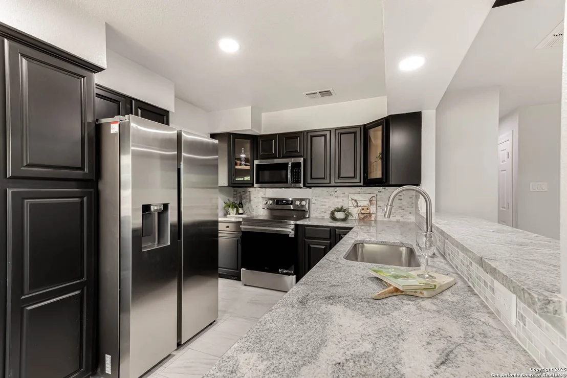Photo of 6135 ROYAL PT