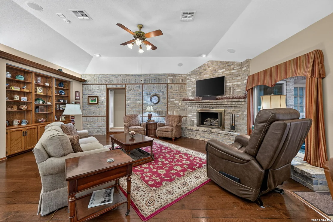Photo of 12514 Chapel Bell St