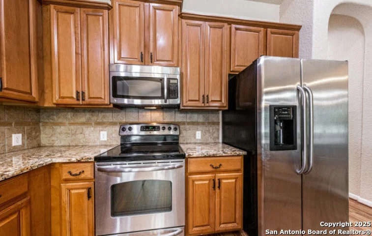 Photo of 1210 Magellan