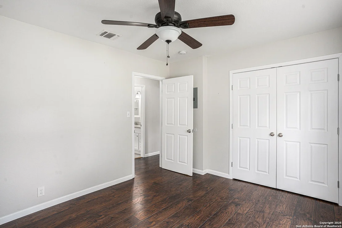 Photo of 305 Kneupper