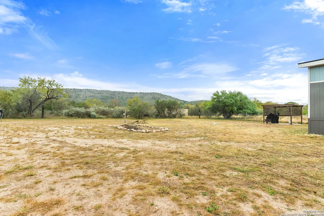 Photo of 1140 Private Road 2415