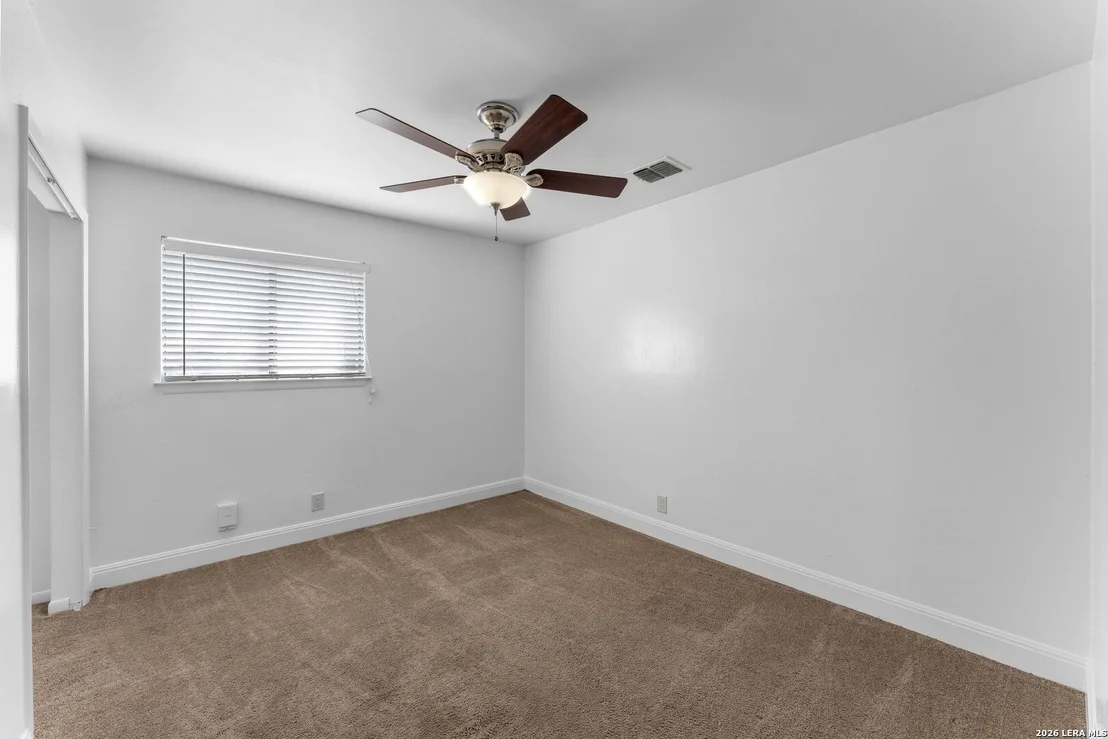 Photo of 11862 Gallery View