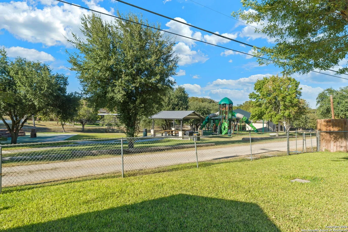 Photo of 835 BOULDER DR