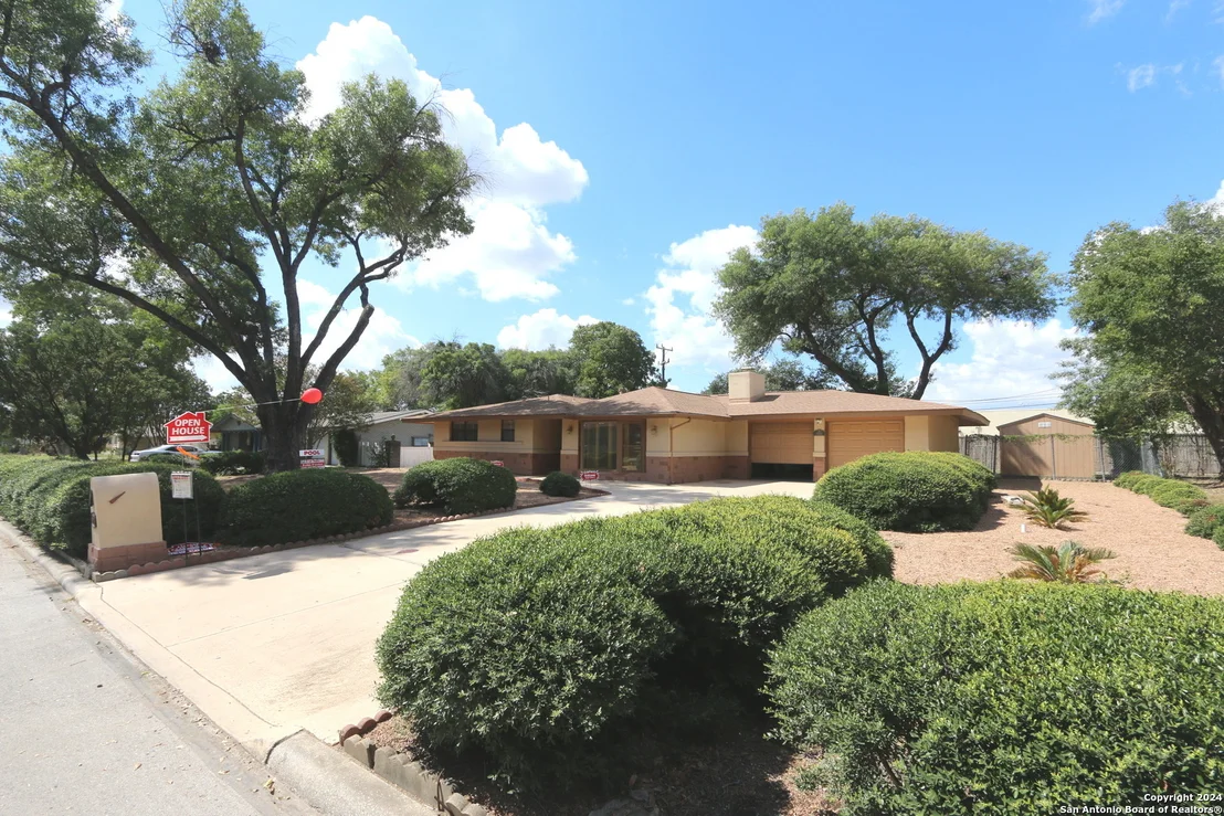 Photo of 5621 GALEWIND DR
