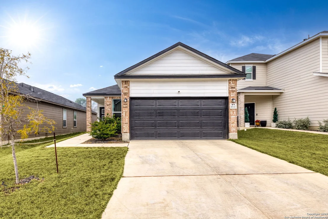 Photo of 8537 BAREFOOT LN