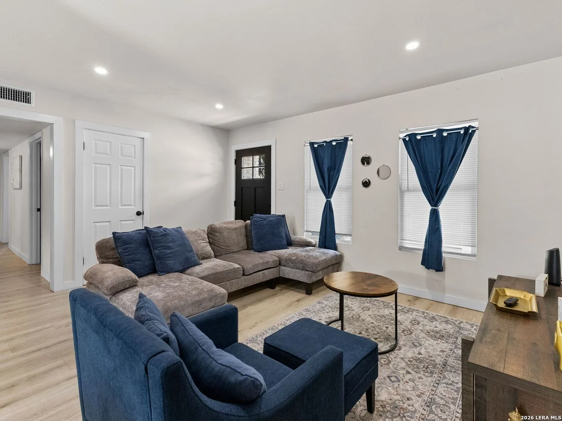 Photo of 503 Pickwell Dr