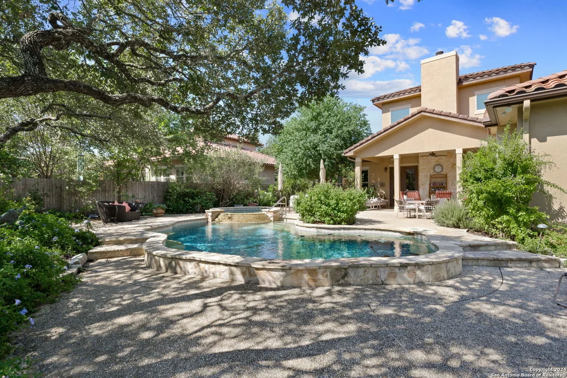 Photo of 24910 ESTANCIA CIR