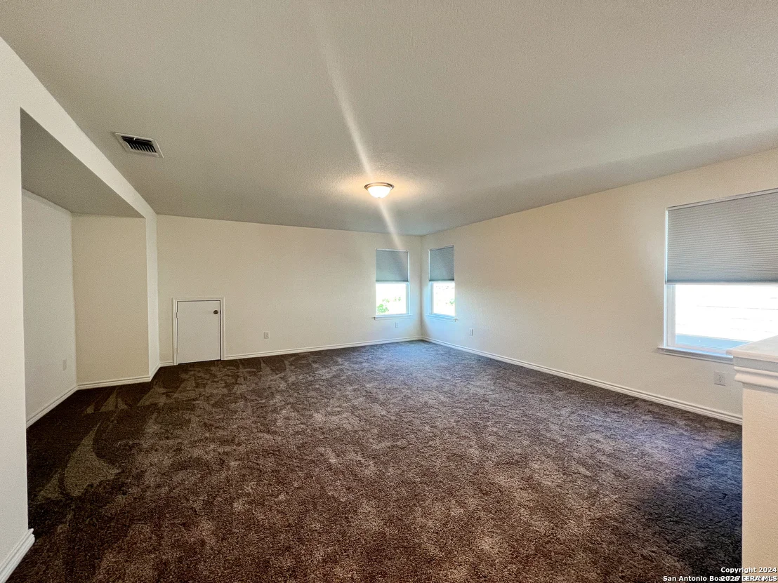 Photo of 4555 Whispering Oak