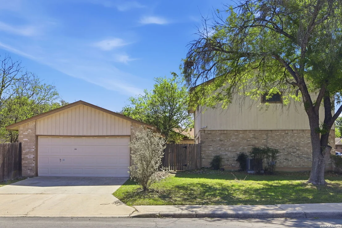 Photo of 2703 Red Tree