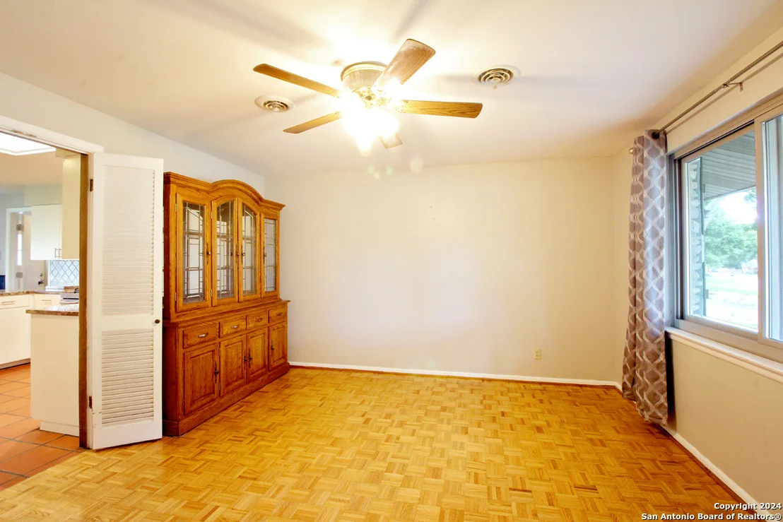 Photo of 718 WINDROCK DR