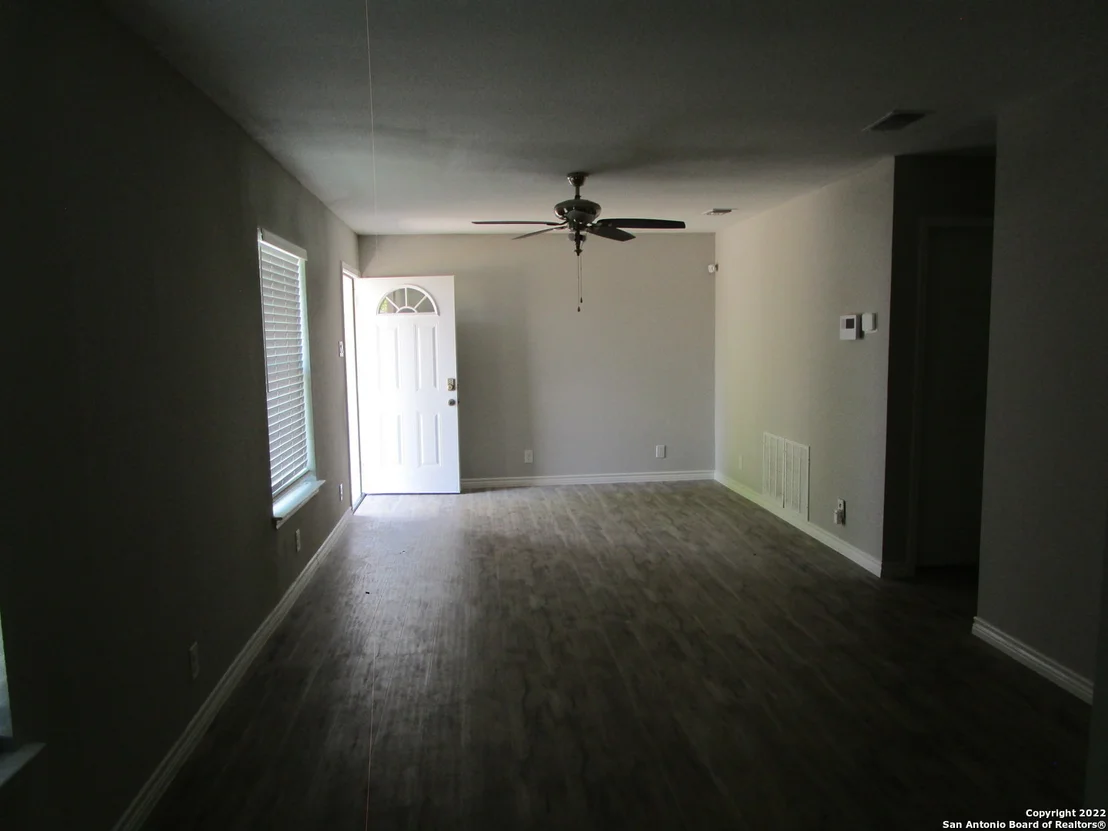 Photo of 910 REXFORD DR