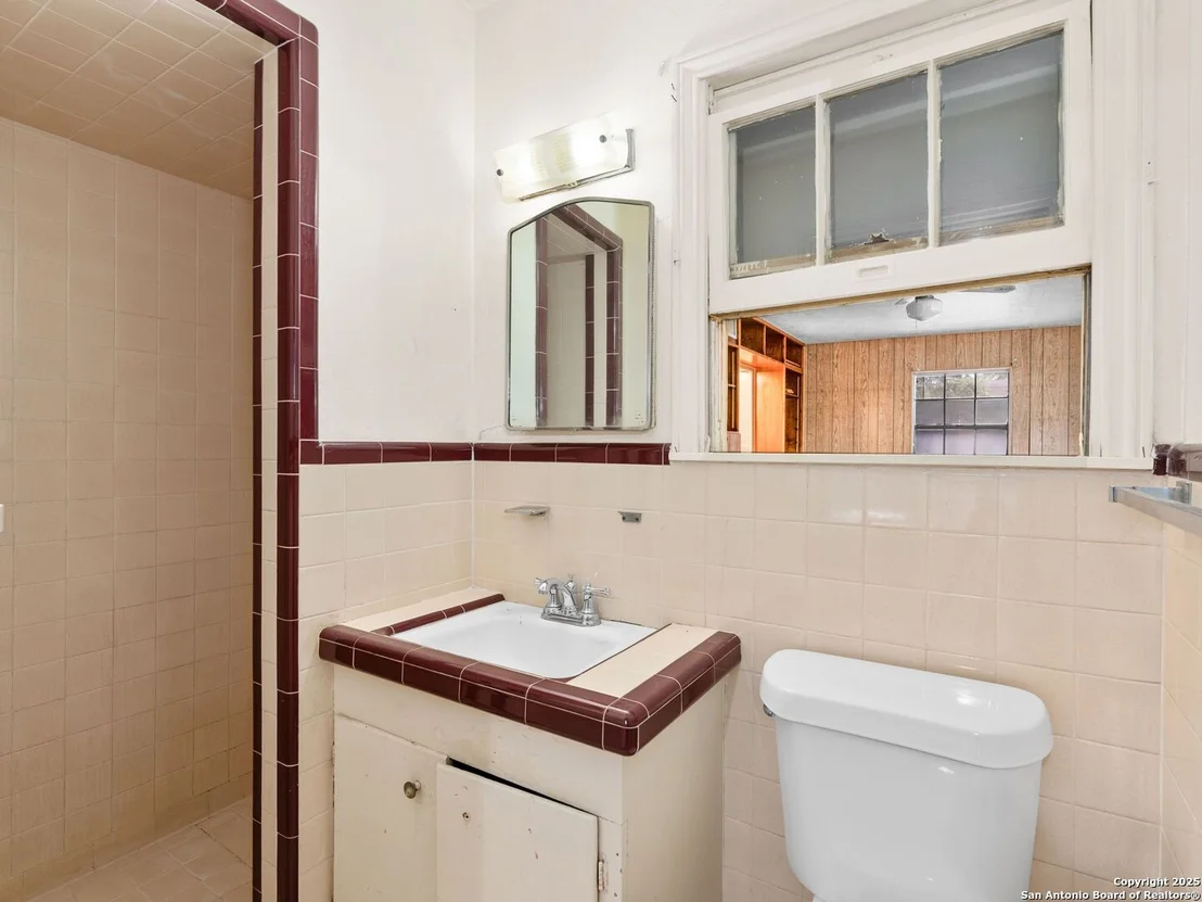 Photo of 231 Middlebury