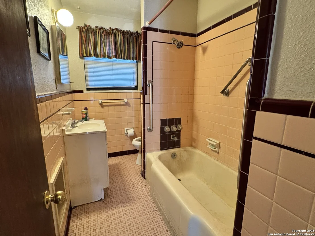Photo of 3334 Cato