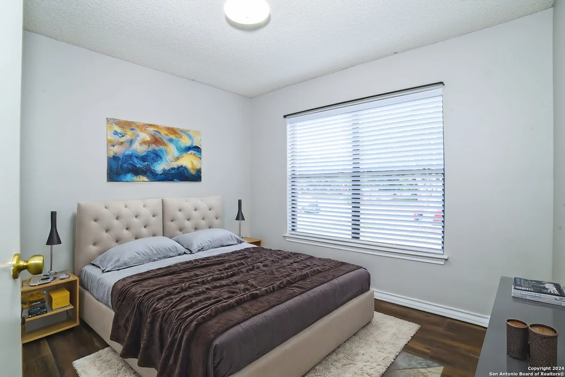 Photo of 10135 SILVER PARK