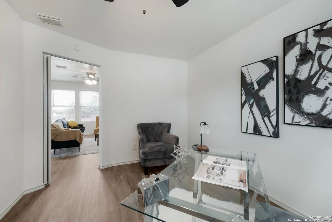 Photo of 8902 Catkin Meadow