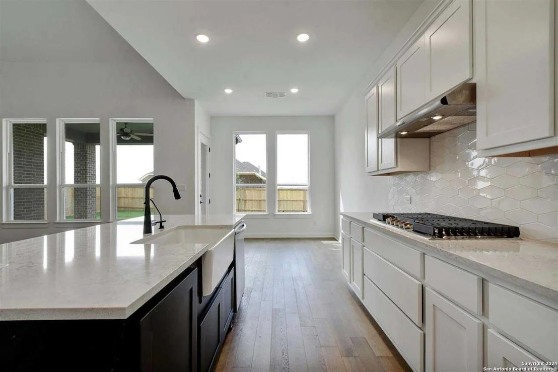 Photo of 5757 Huron