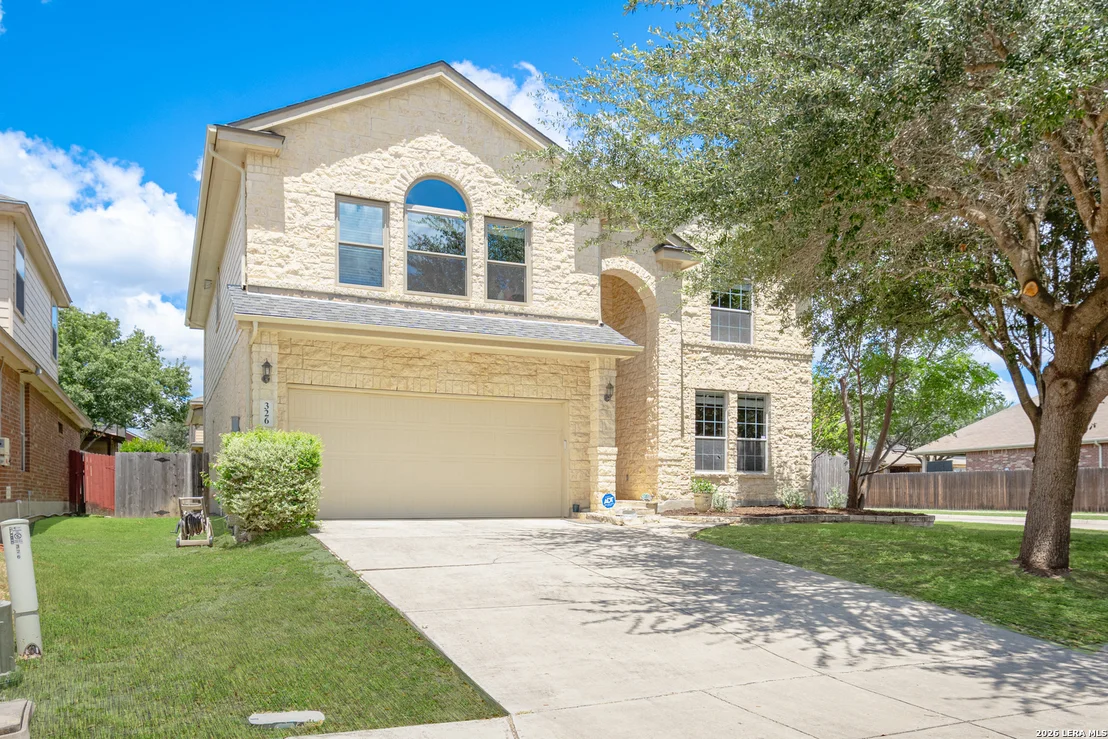 Photo of 326 LOCH LOMOND DR
