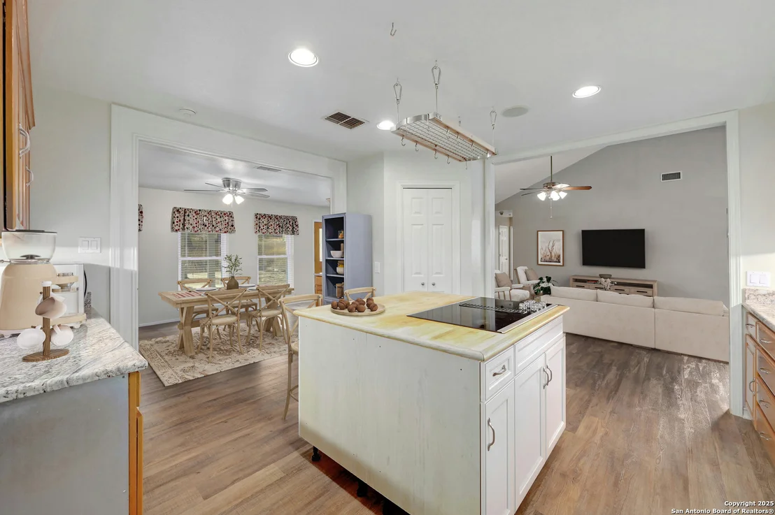 Photo of 315 Greenleaf Dr