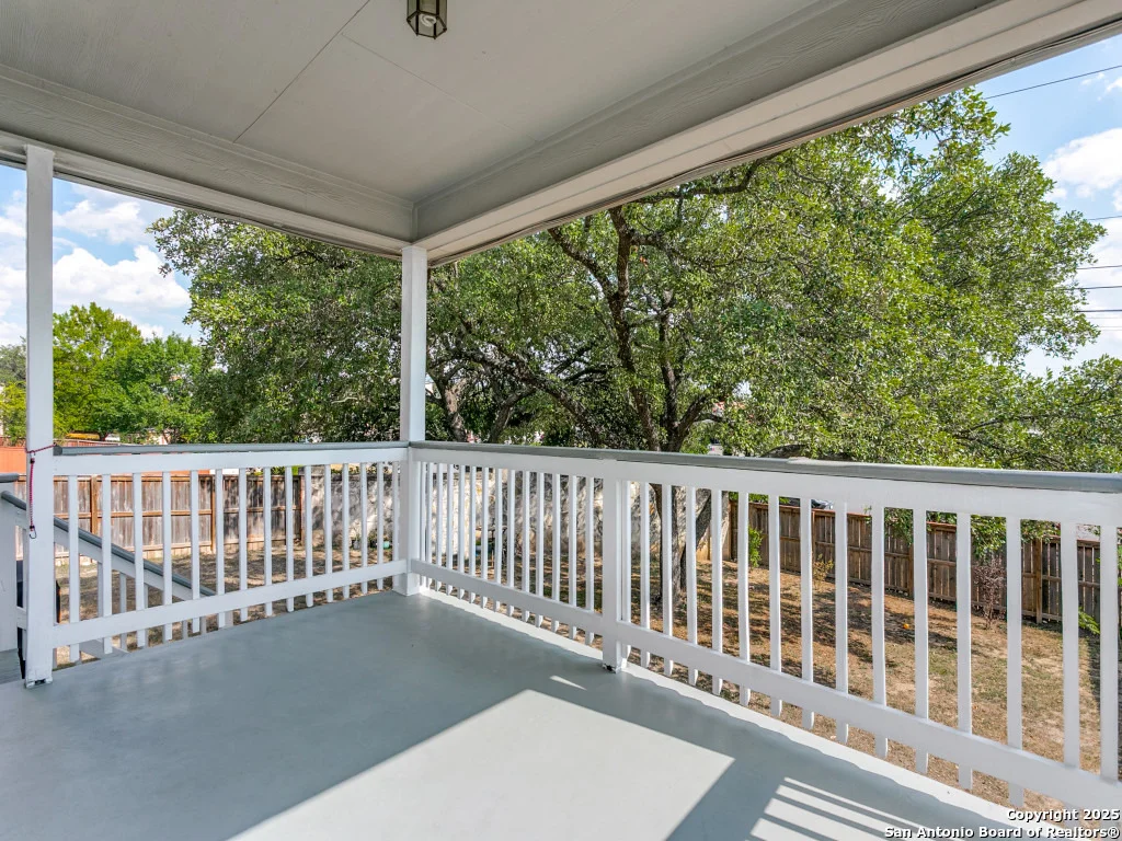 Photo of 10702 Diamond Rock