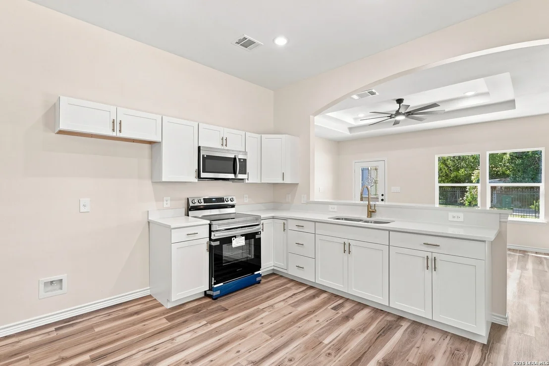 Photo of 1123 VICKERS AVE