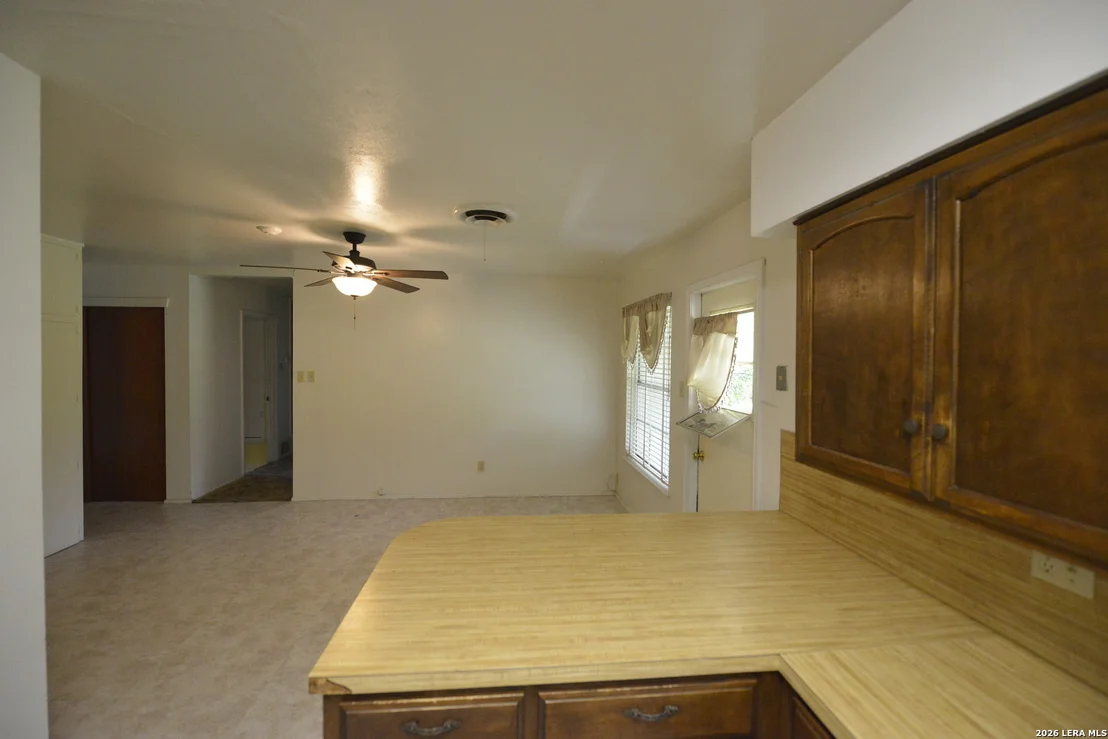 Photo of 222 ZEPHYR DR