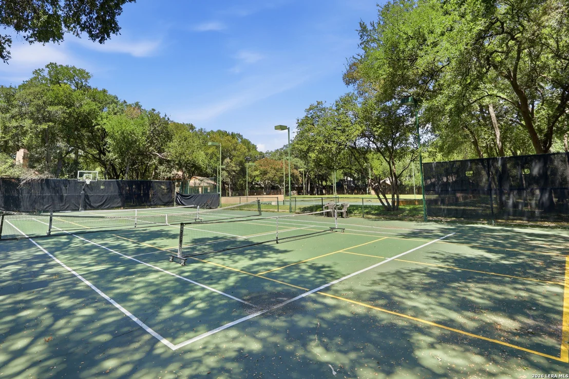 Photo of 28 COURTSIDE CIR